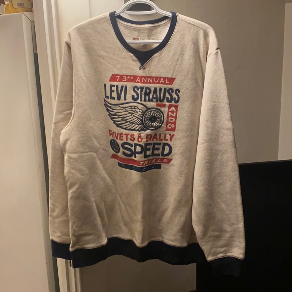 Light weight Levi’s sweatshirt